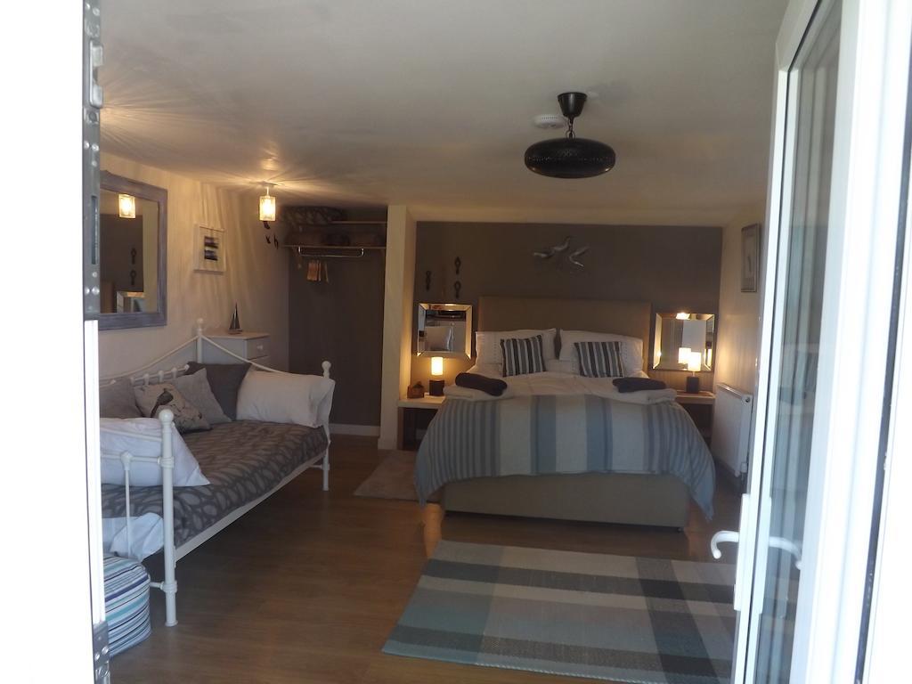 The Swallows Guest House New Quay  Exterior photo
