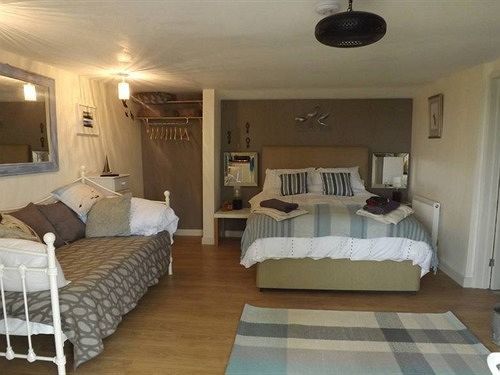 The Swallows Guest House New Quay  Exterior photo